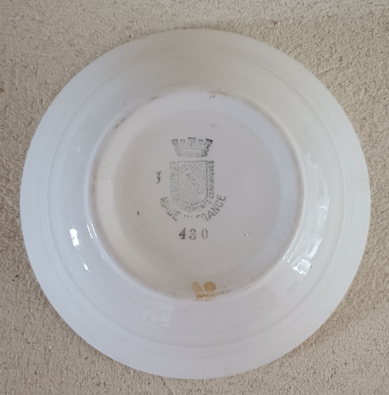 Iron earth soap bowl Saint Amand