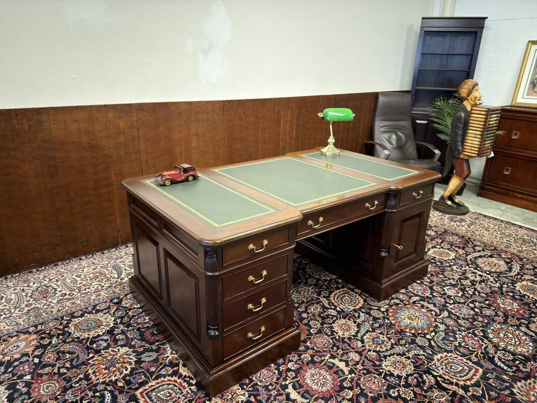 Bureau vintage anglais classique Partnerdesk