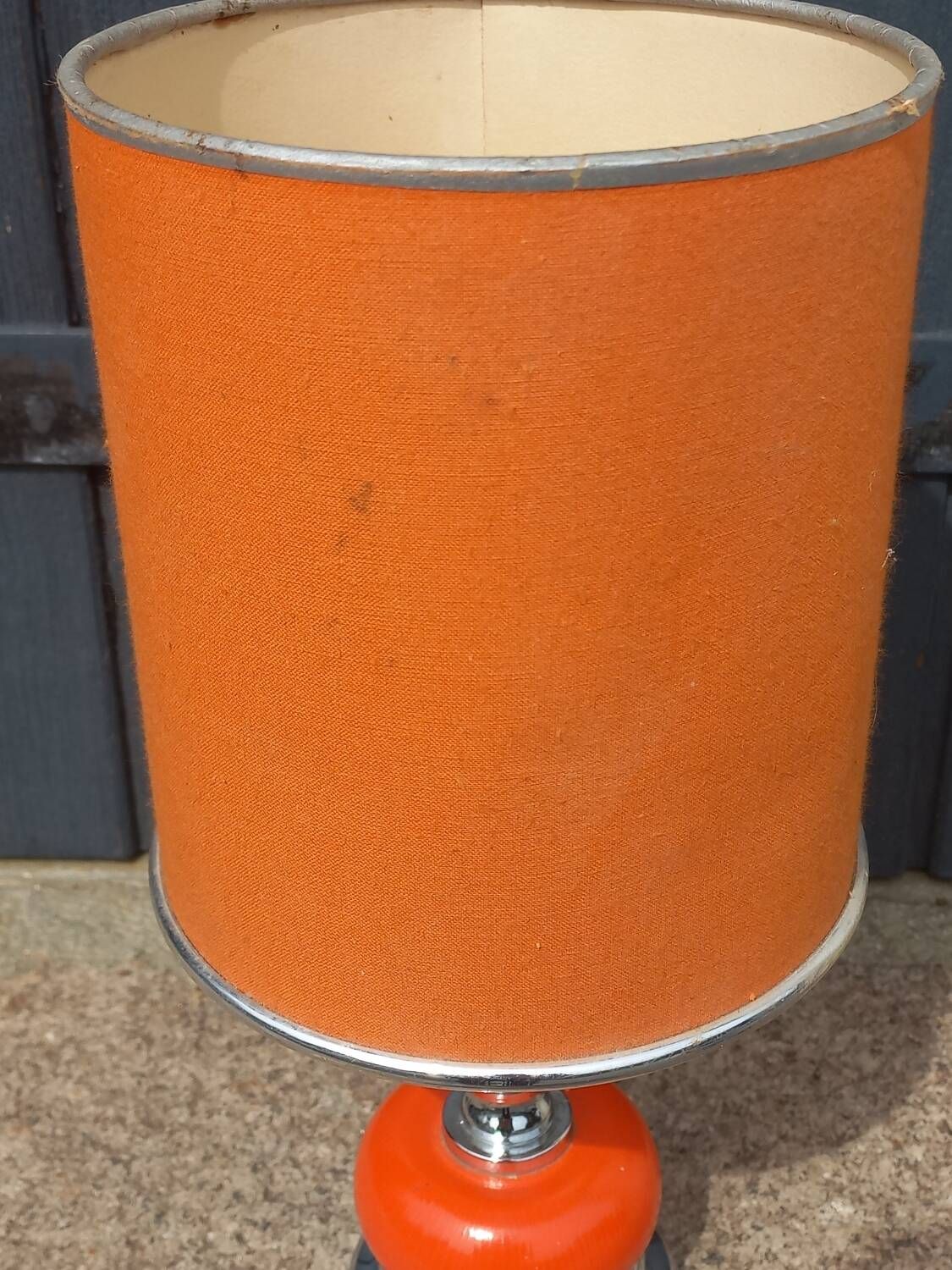 Designer lamp from the 70s in chrome metal and orange lacquered wood