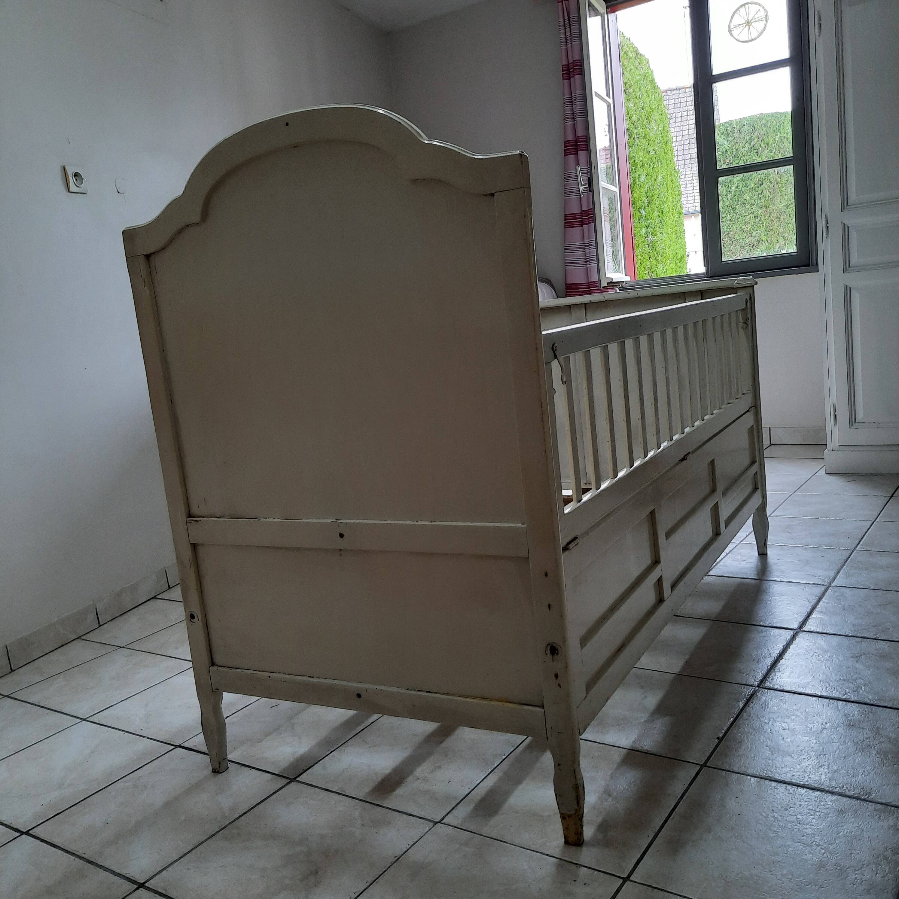 Old children's bed