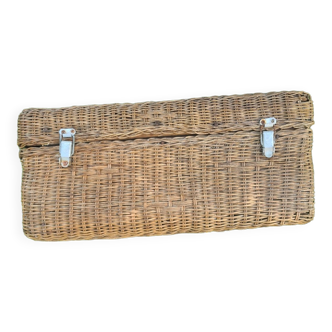 Old wicker trunk: Roch