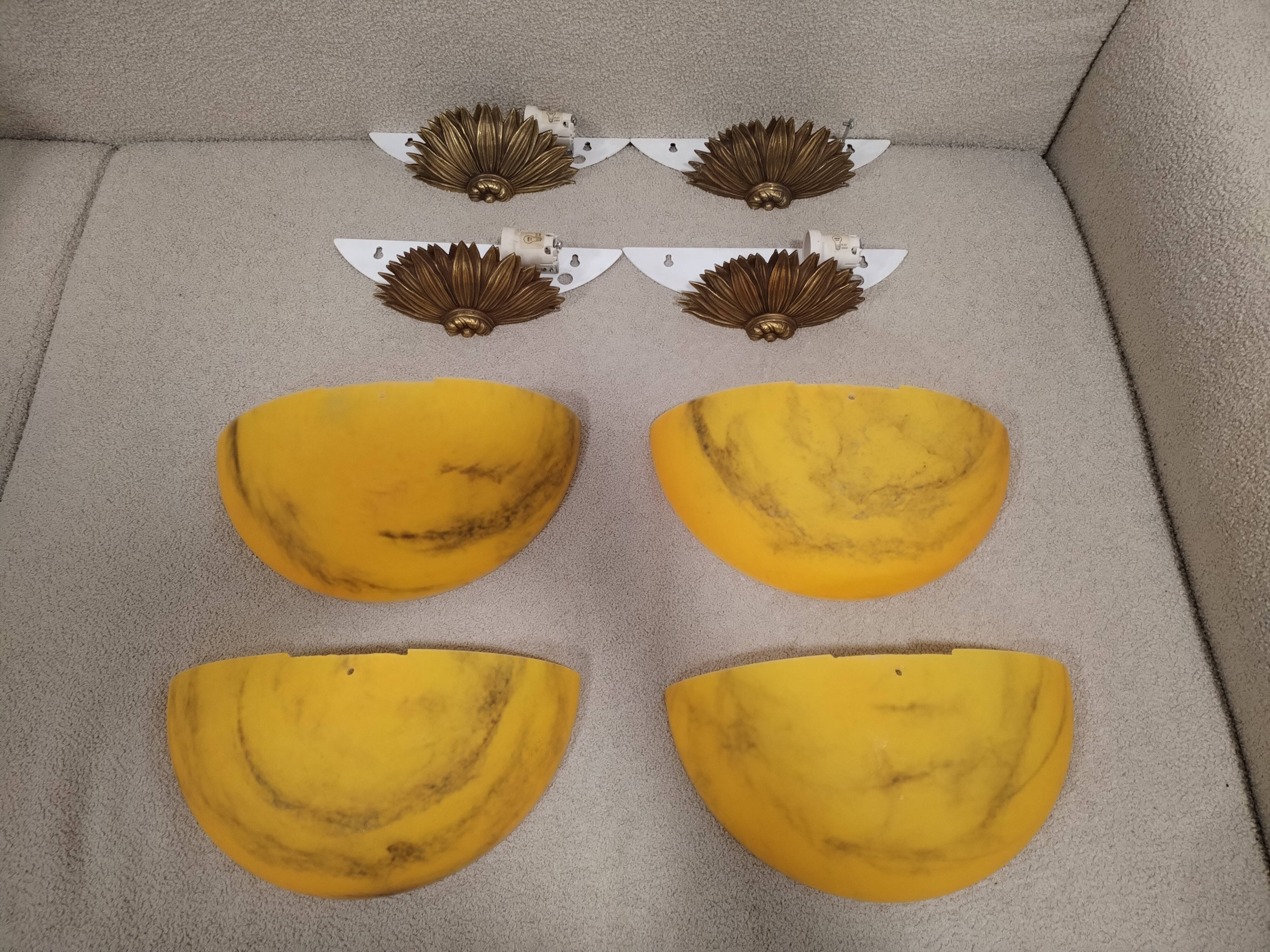 4 appliques