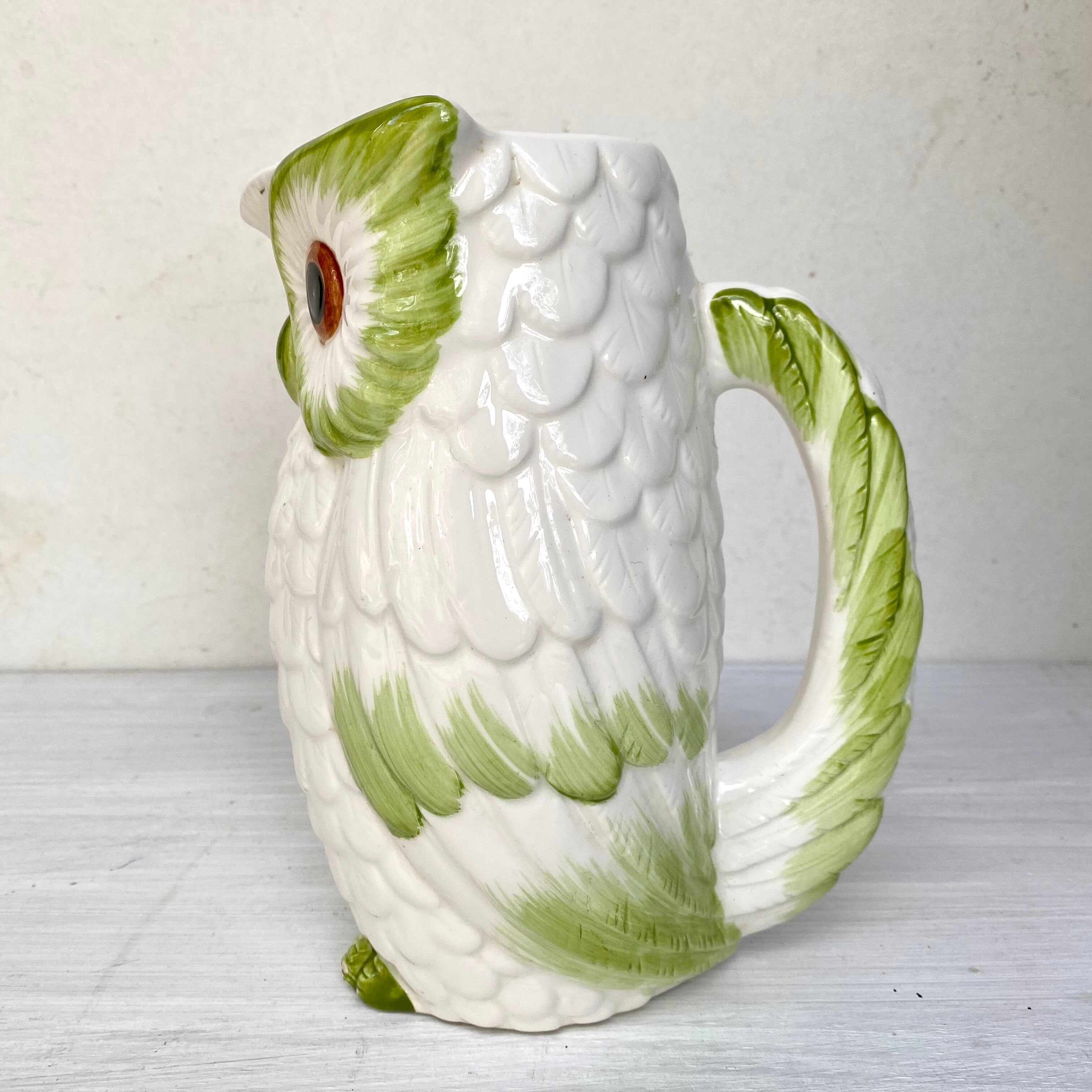 Pitcher in slurry owl