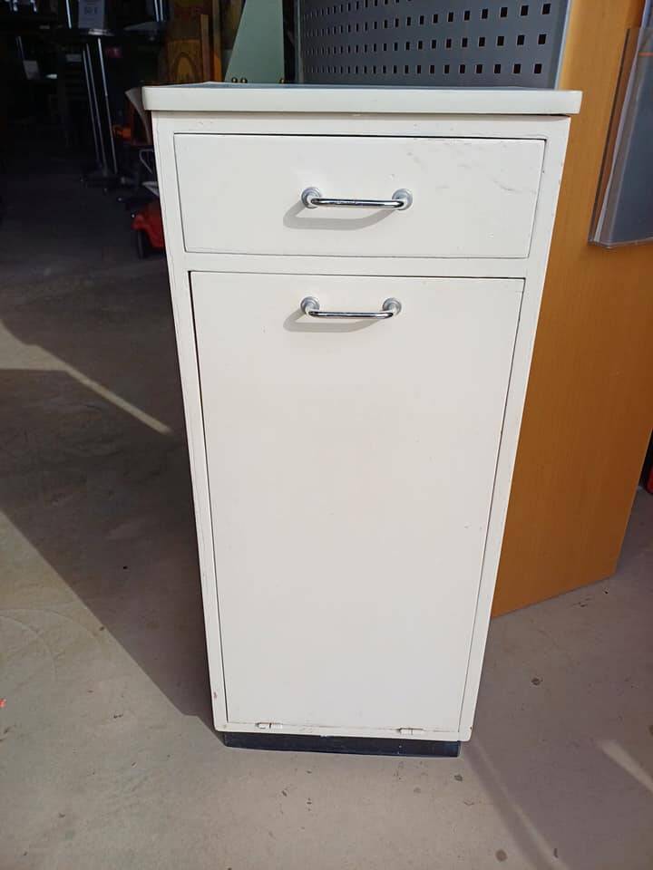 Meuble vintage en bois et formica