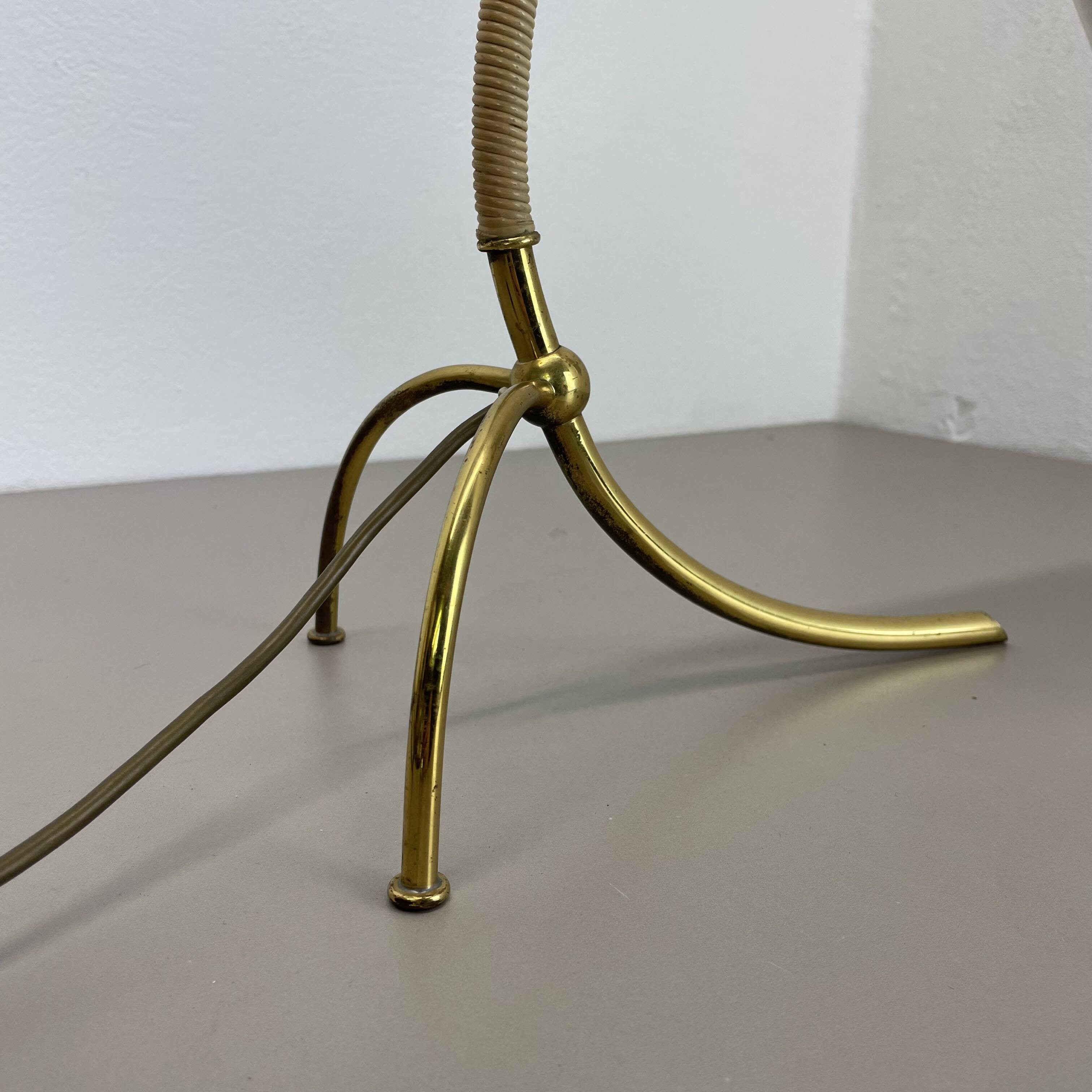 Tripod kalmar stilnovo style hollywood regency table lamp in brass, austria, 1950s