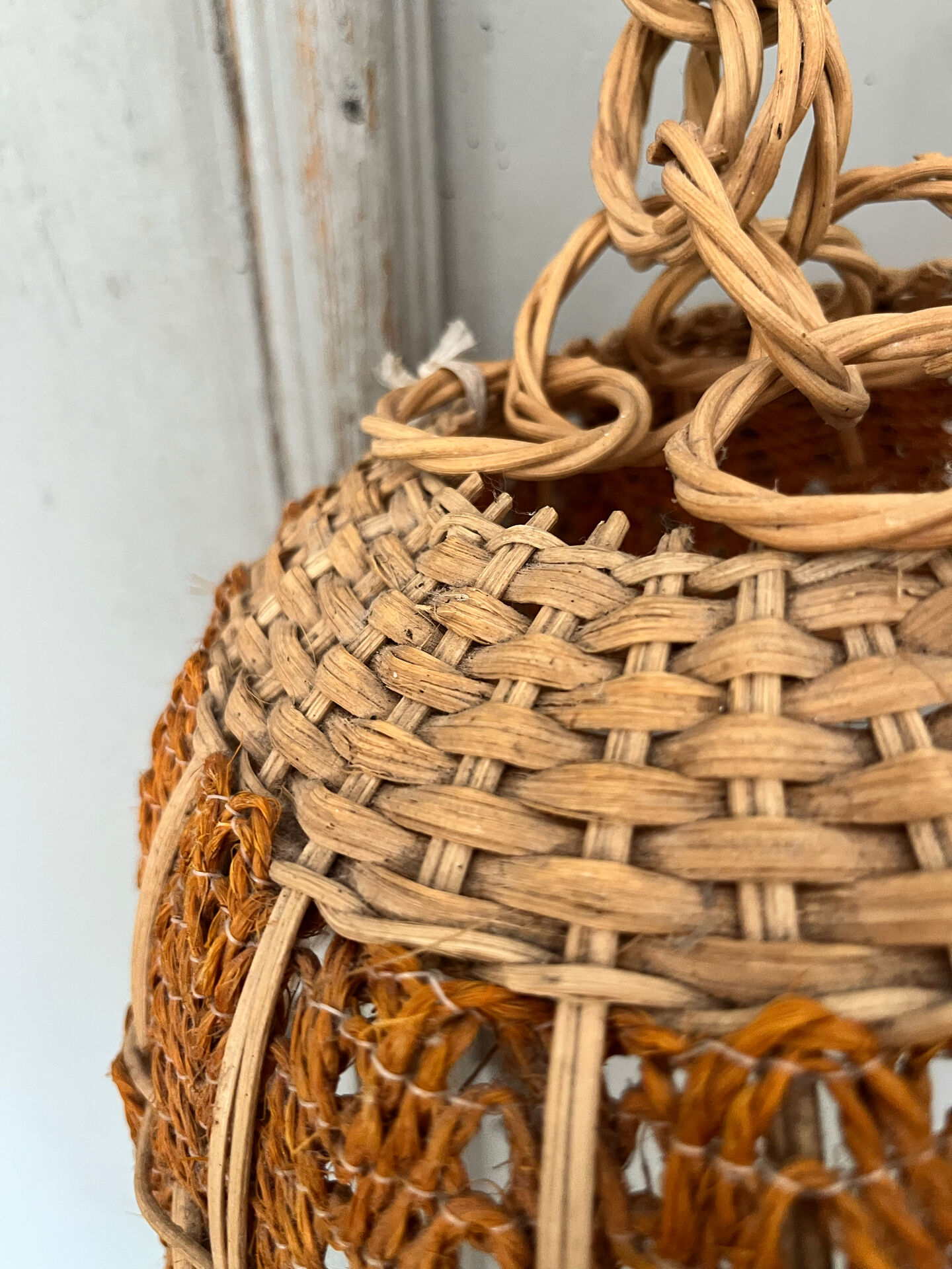 Wicker suspension