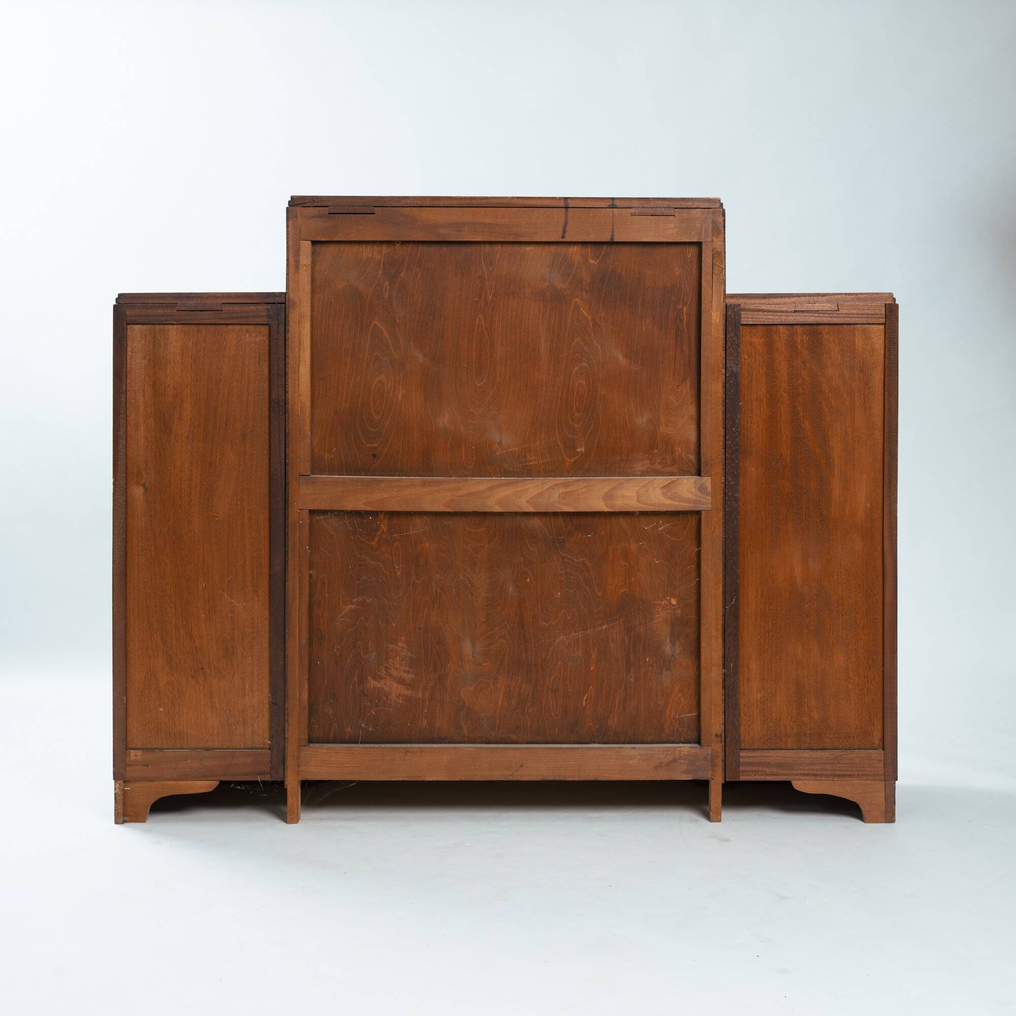Cabinet Art Déco en noyer et érable œil de perdrix de l'école d'Amsterdam avec portes en verre, années 1930