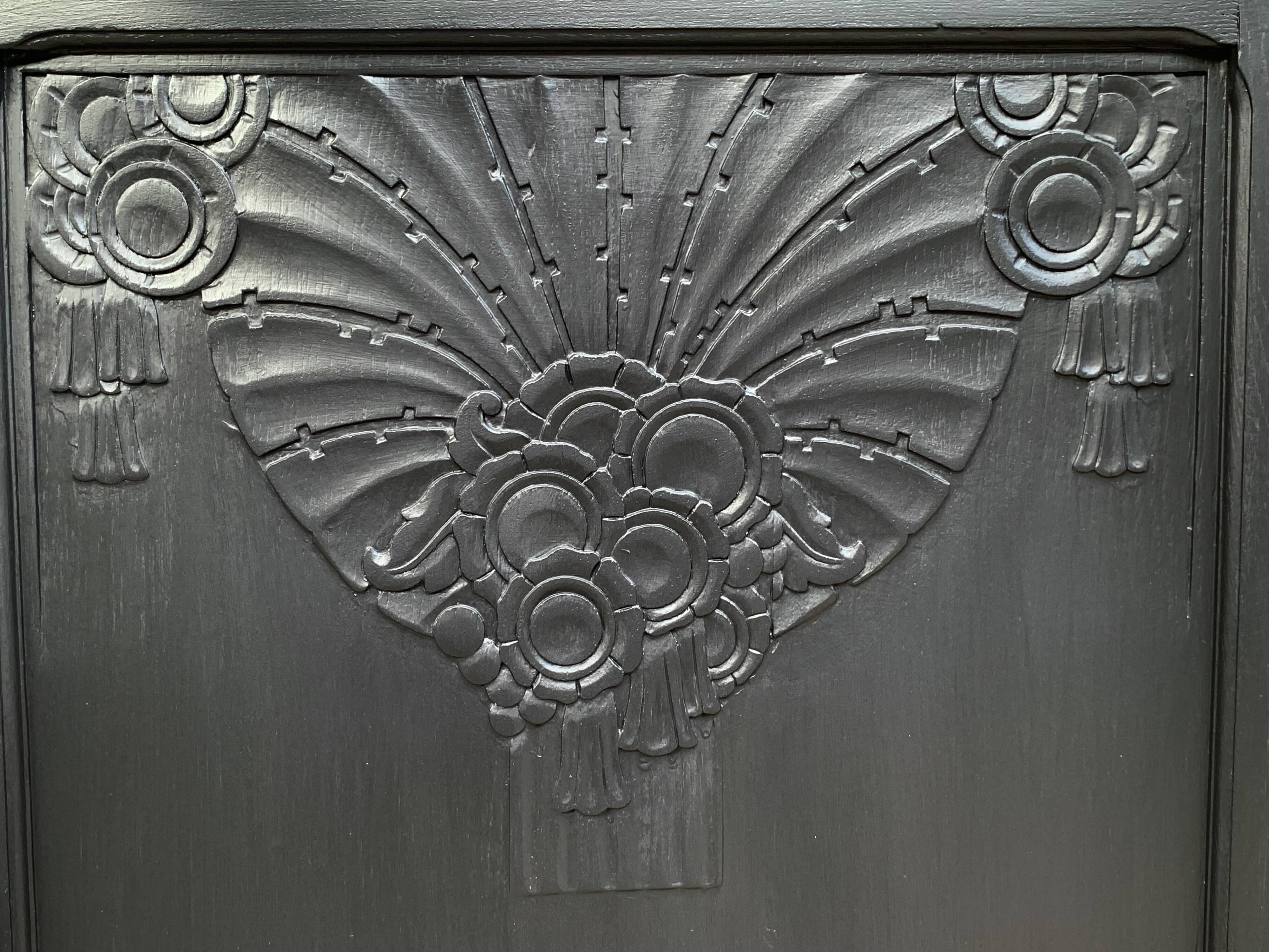 Parisian buffet with black glass front, Art Deco style, 1930