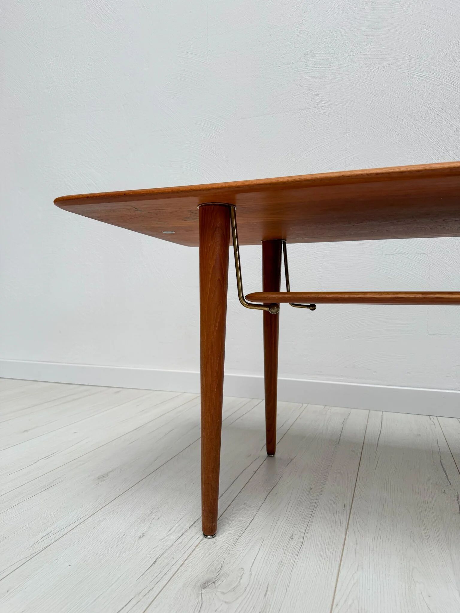 1950s Danish teak coffee table FD 516 by Peter Hvidt & Orla Mølgaard-Nielsen for France & Daverkosen
