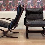 Pair of "Scandinavian design" leather armchairs, 1950s "Ingmar Relling" style.
