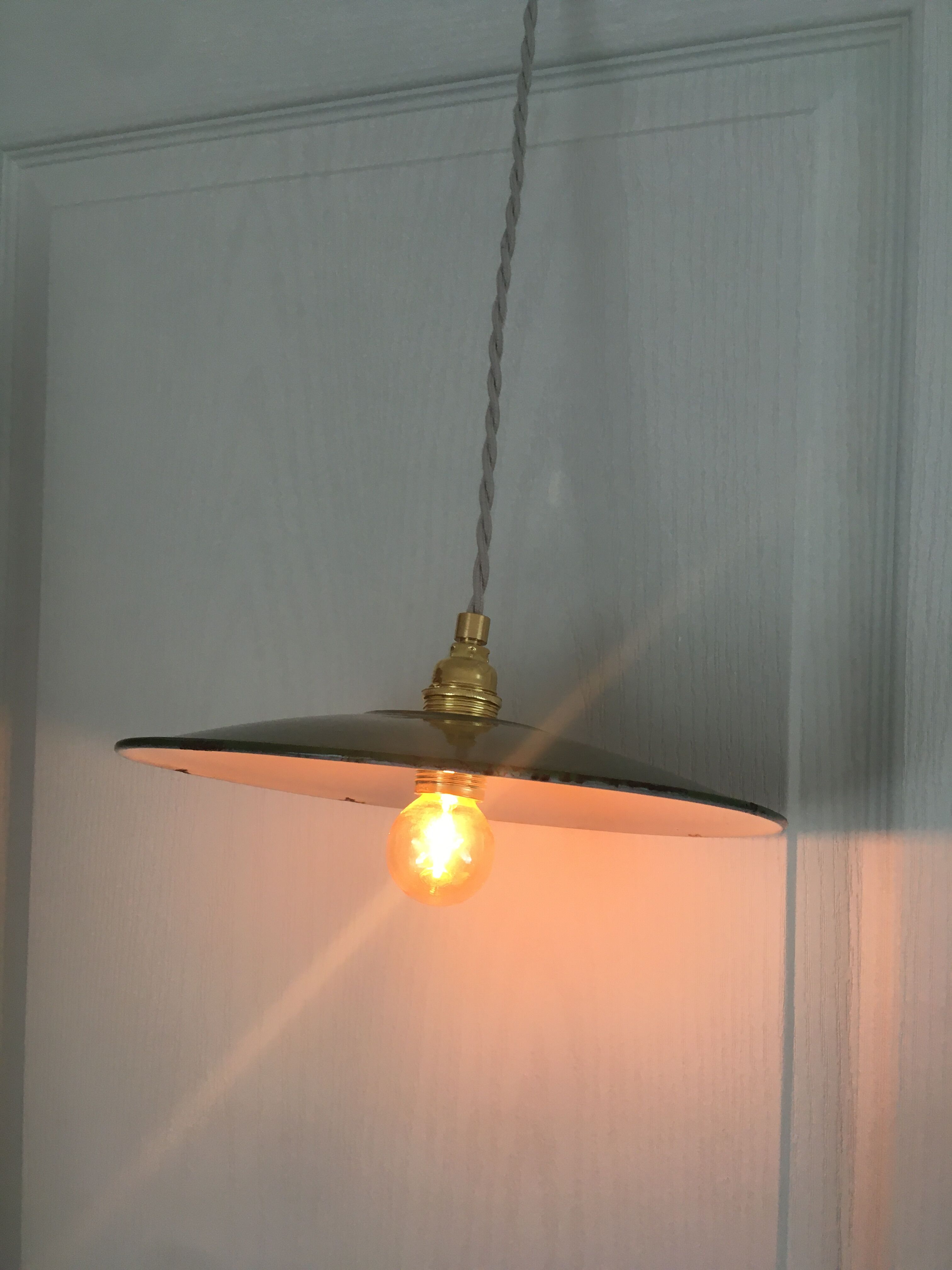 Suspension en tôle émaillée vert & blanc