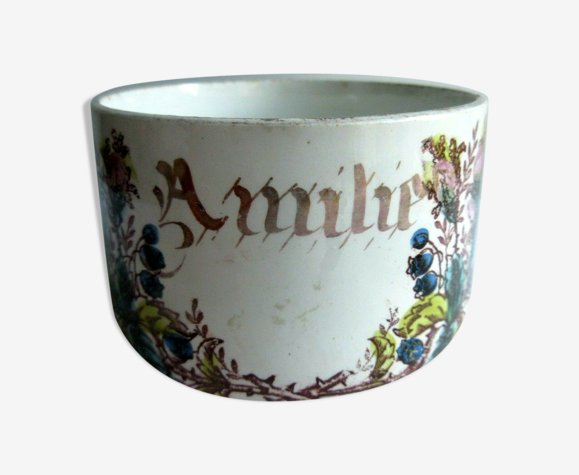 Grande tasse à chocolat de saint amand, amitie en doré entre un décor de roses