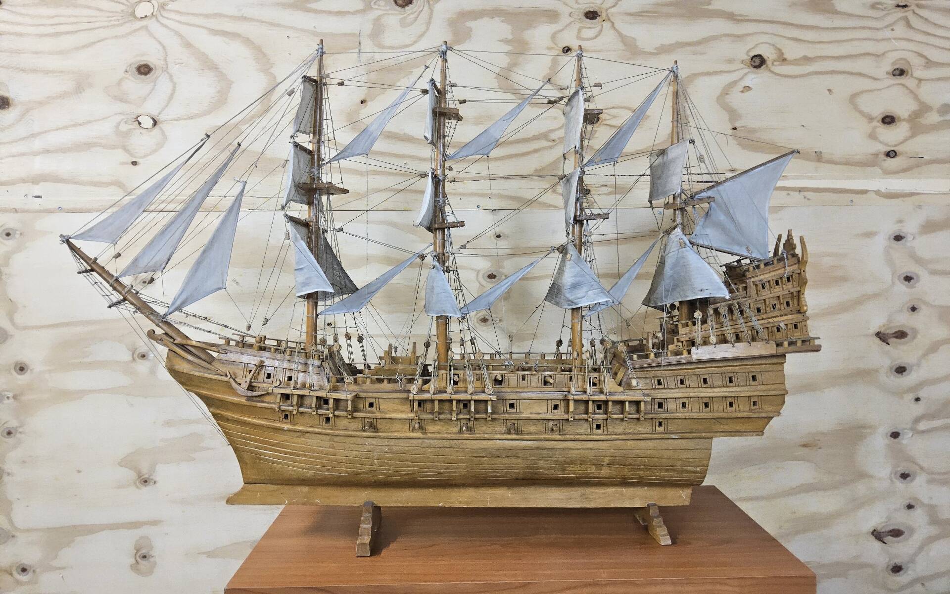 Unique V.O.C model ship from tree trunk (fully handmade)