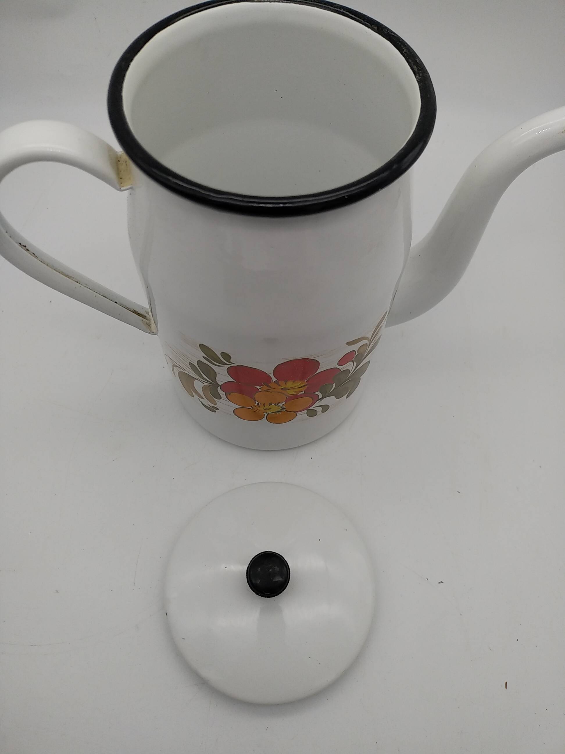 Enameled metal coffee maker
