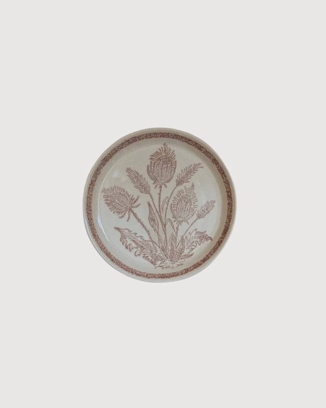 Beige stoneware plates