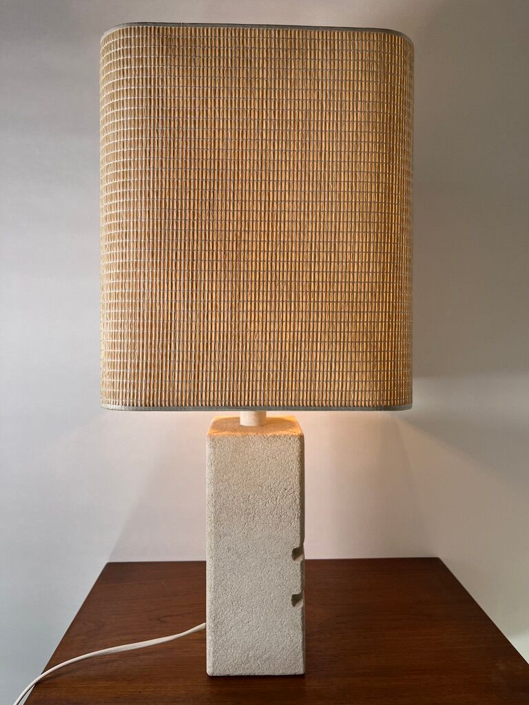 Lamp in carved limestone 1970/80