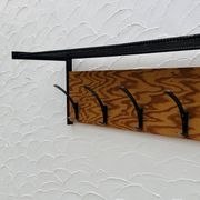 Porte-manteau et chapeau vintage