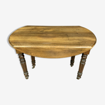 Table a 6 pieds époque Louis Philippe en noyer blond