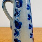 Small stoneware pitcher with Alsatian salt