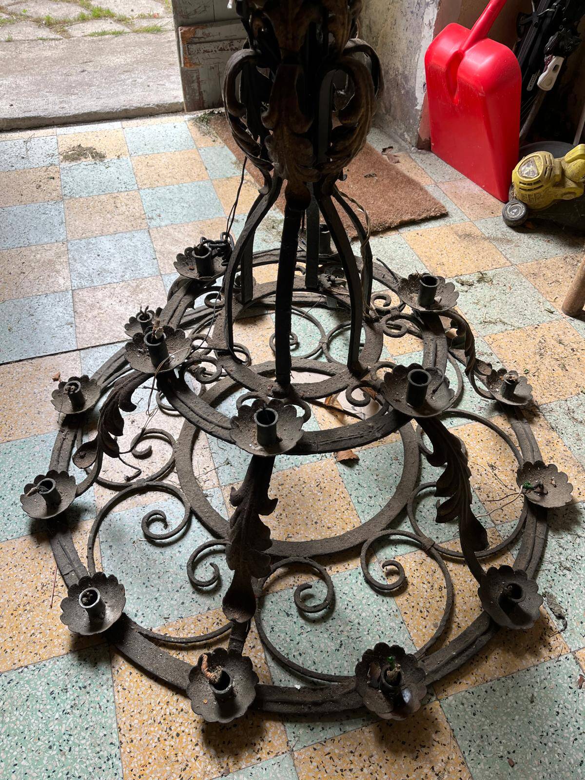 Antique wrought iron chandelier – 12 lights