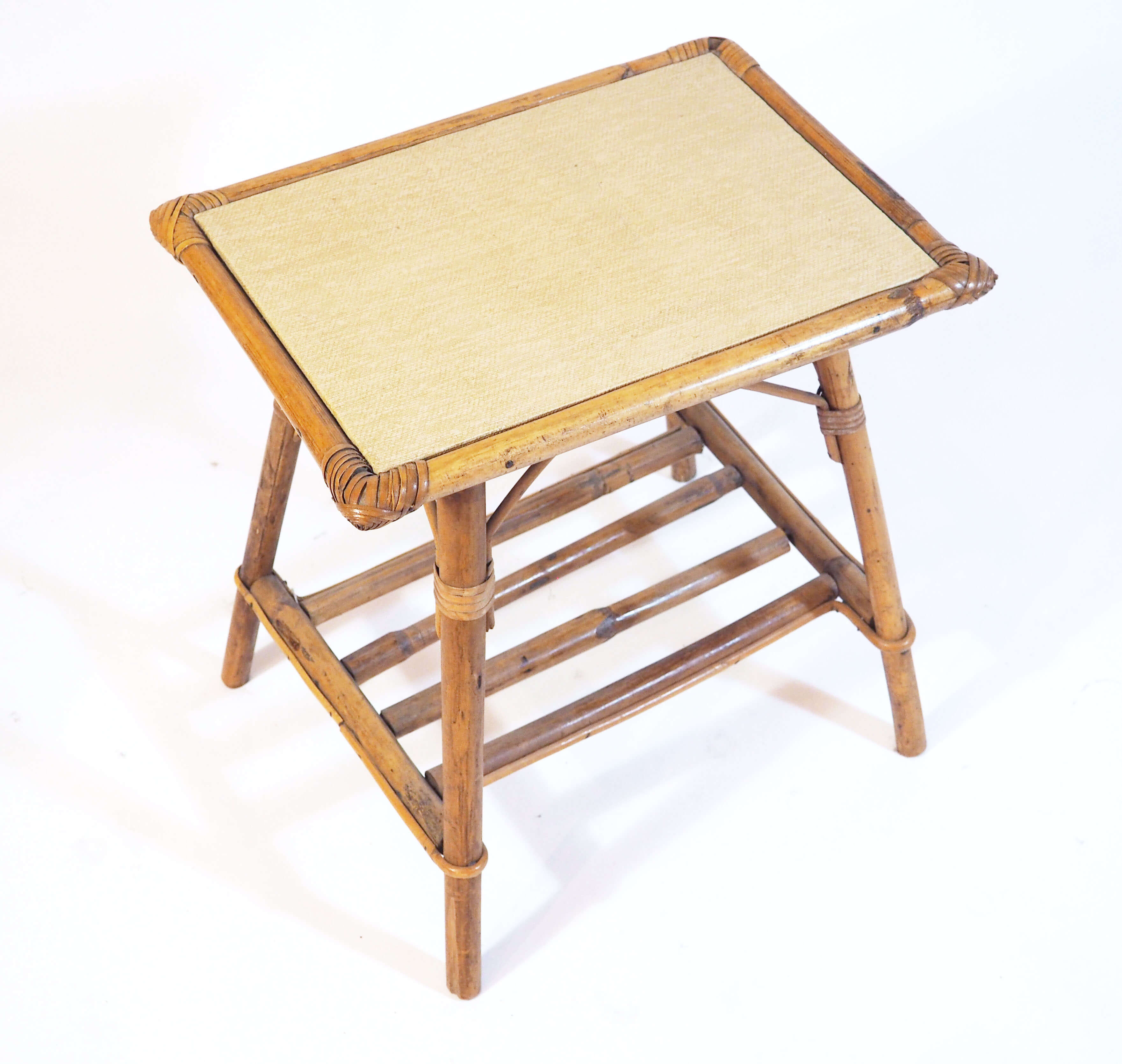 Table d'appoint en rotin