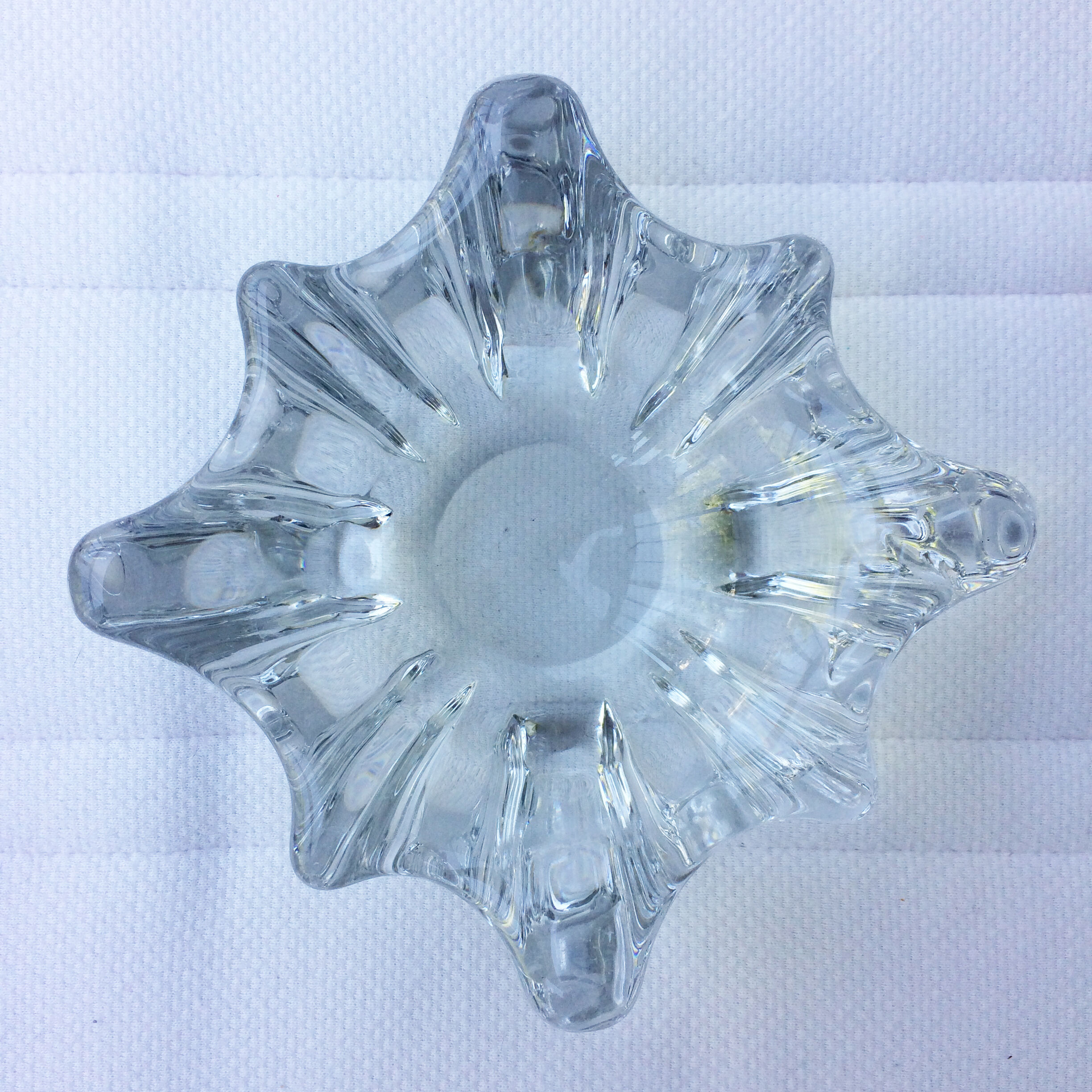 Empty glass pocket