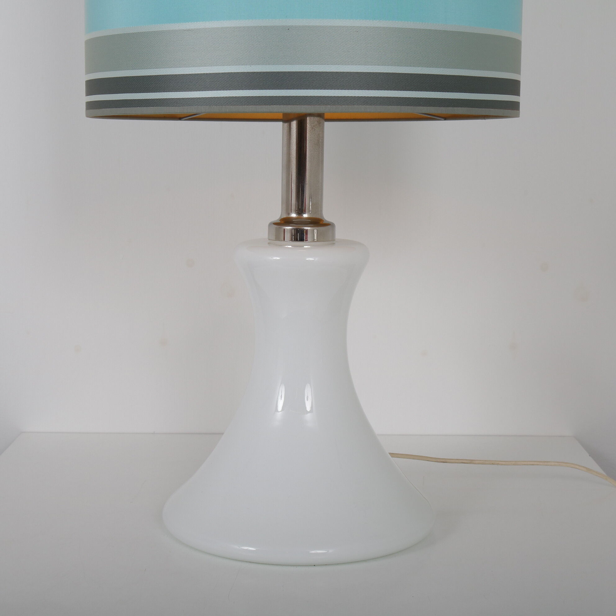Lamp designed by Ingo Maurer, manufactured by M-Design in Germany