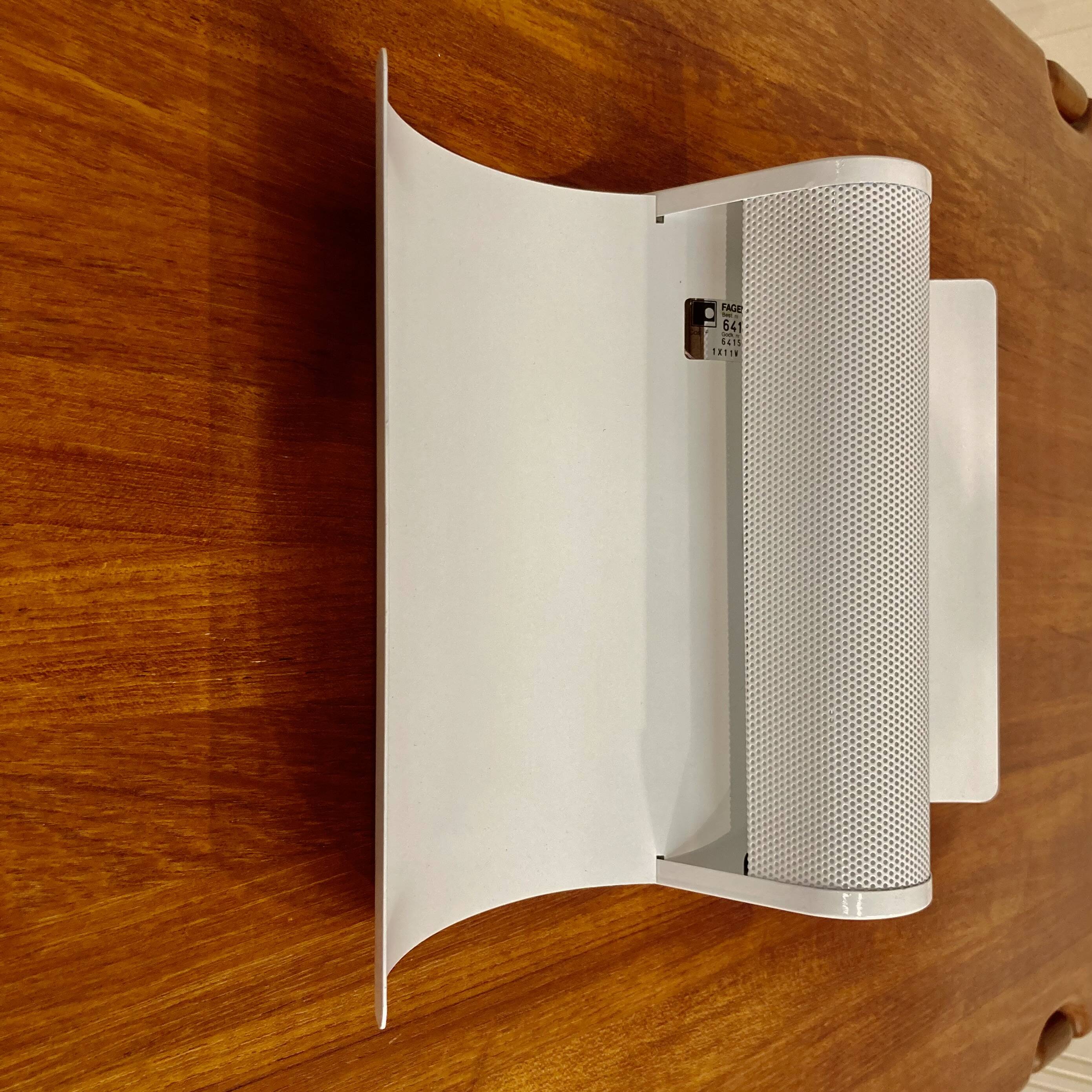 LARGE METAL WALL LIGHT SCANDINAVIAN DESIGN.