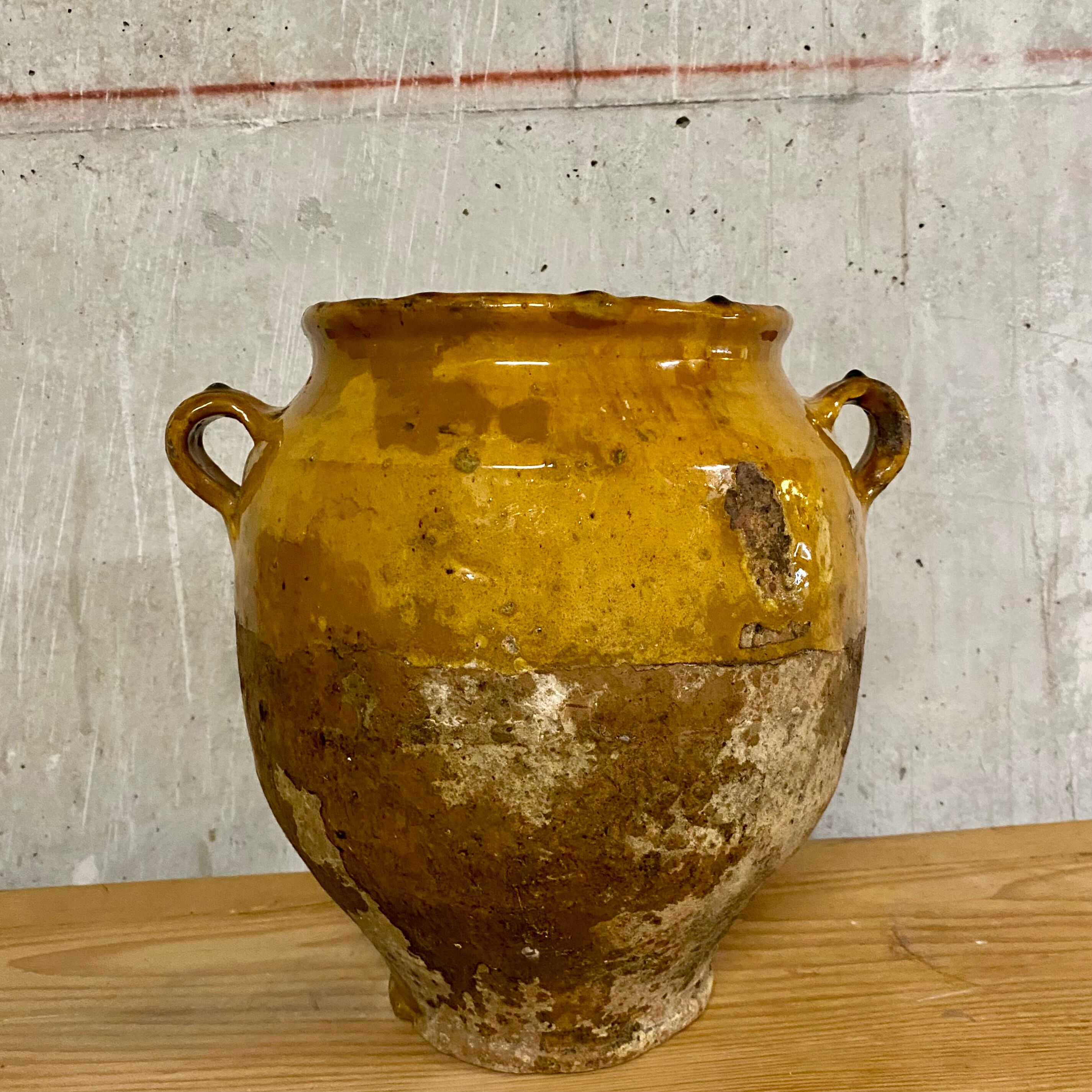 Yellow grease pot