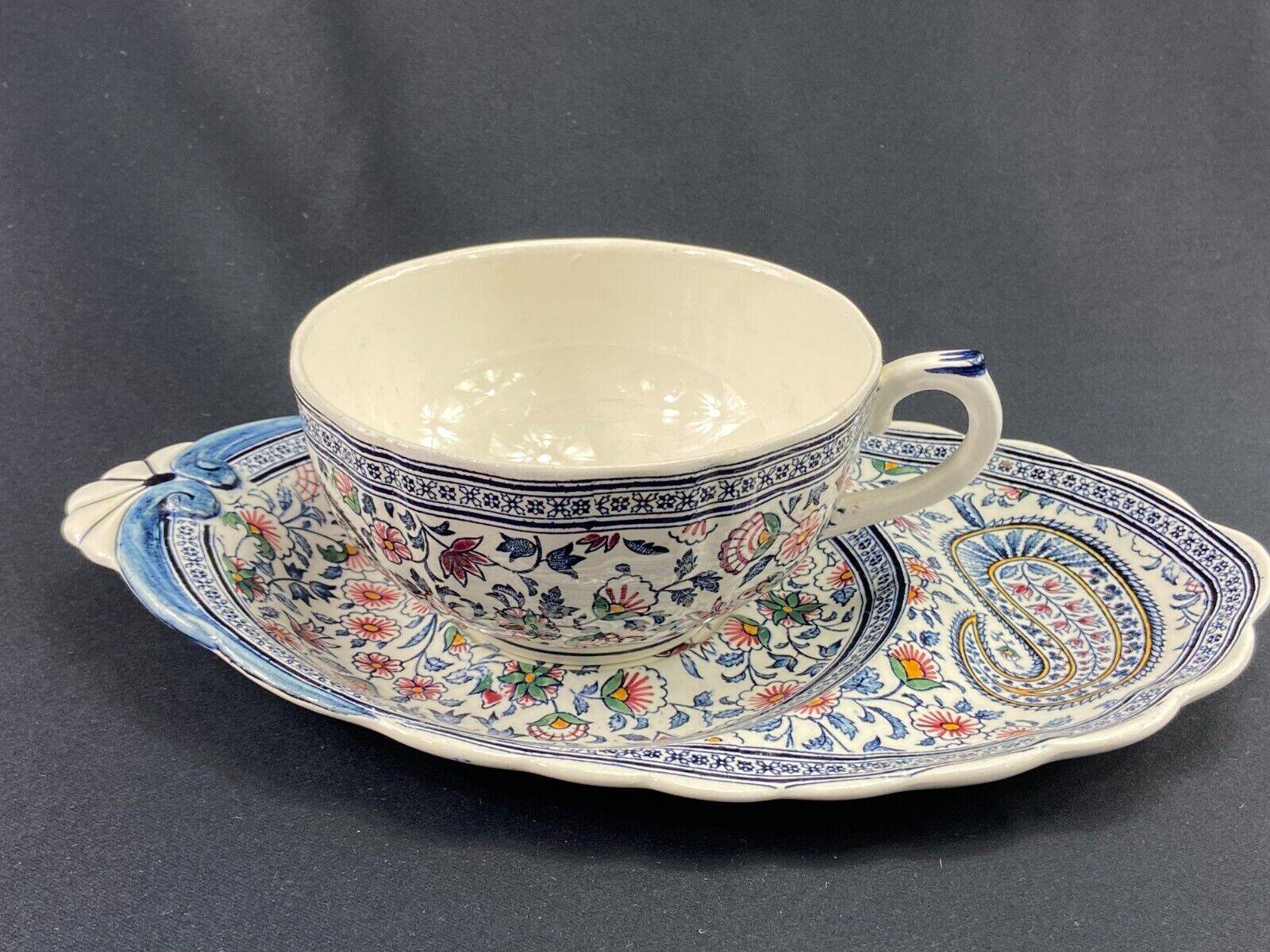 Lunch toast cup and its large earthenware saucer from Gien, Cashmere decor