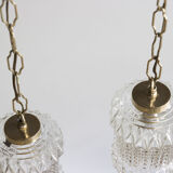 Pair of glass suspensions