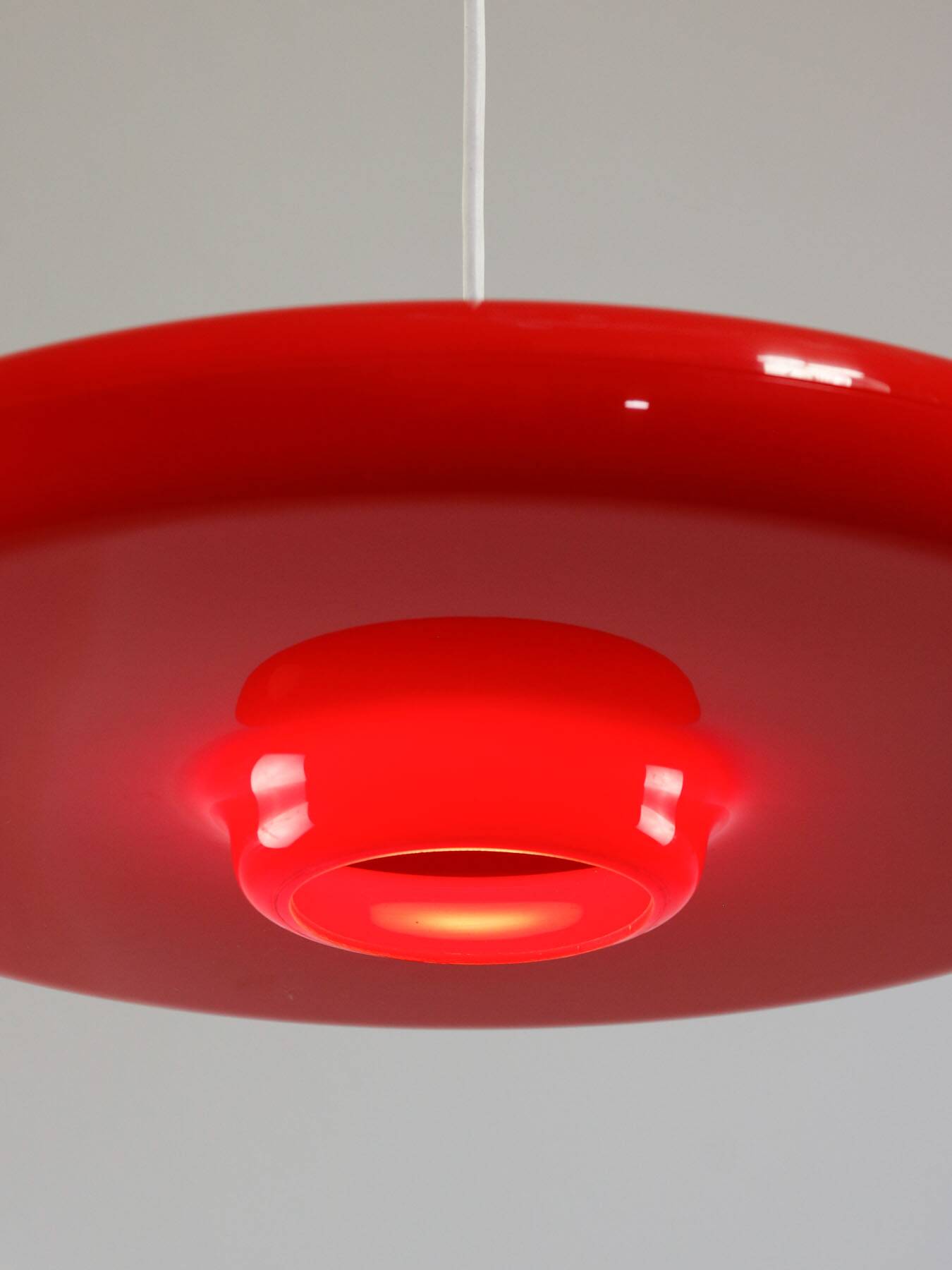 Space-Age Saucer Pendant in Red Plexiglas from Guzzini, 1960s