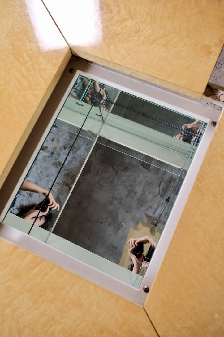 Ash burl bar coffee table, Paul Michel for Roche Bobois, 1980s