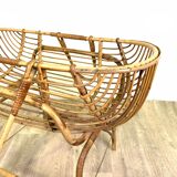 Basket rattan on feet