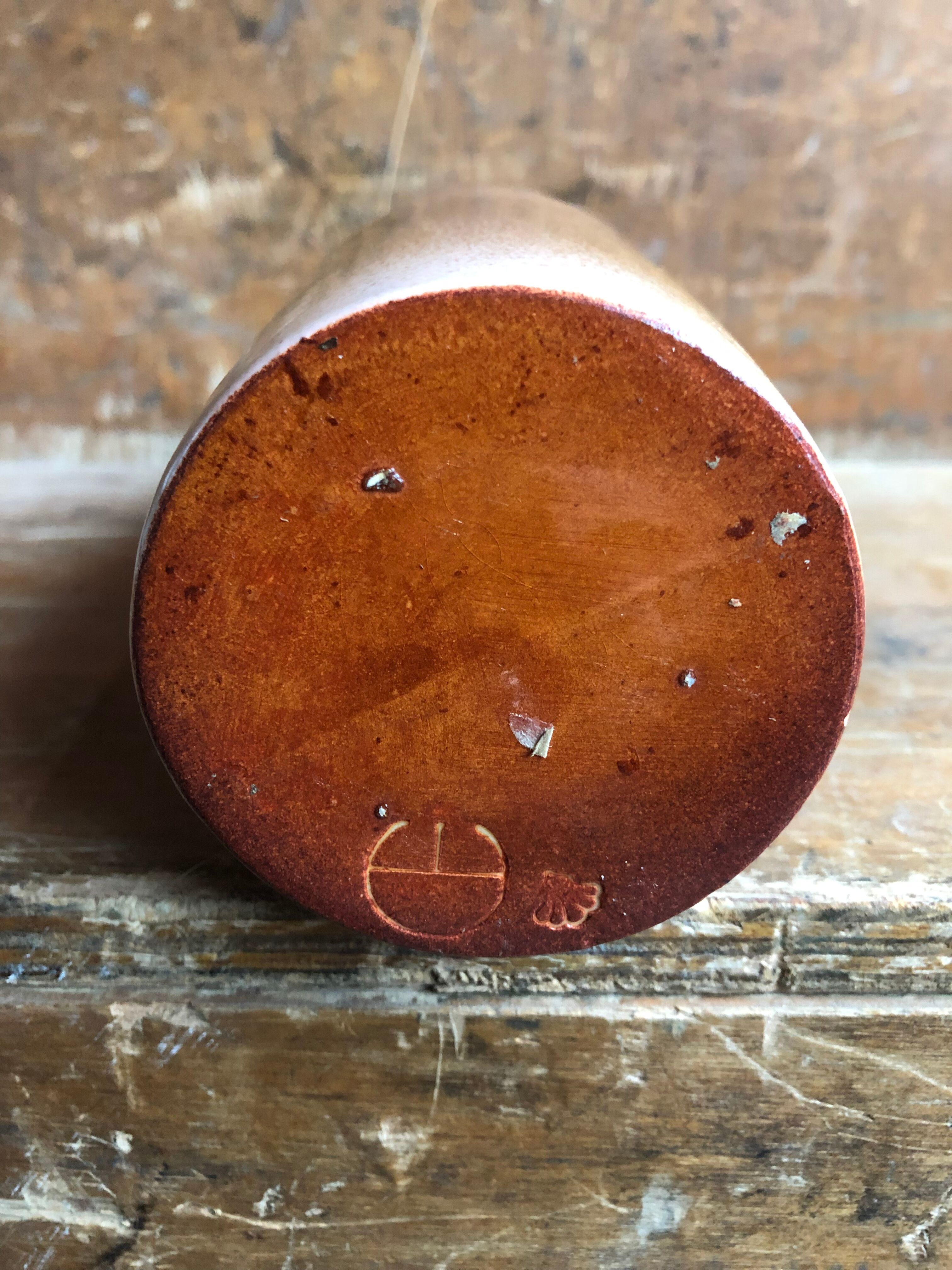 Old Bottle Brown Beige Sandstone + Vintage Cap