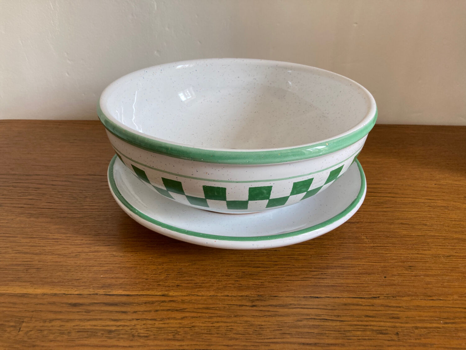 Glazed terracotta strainer and its cup