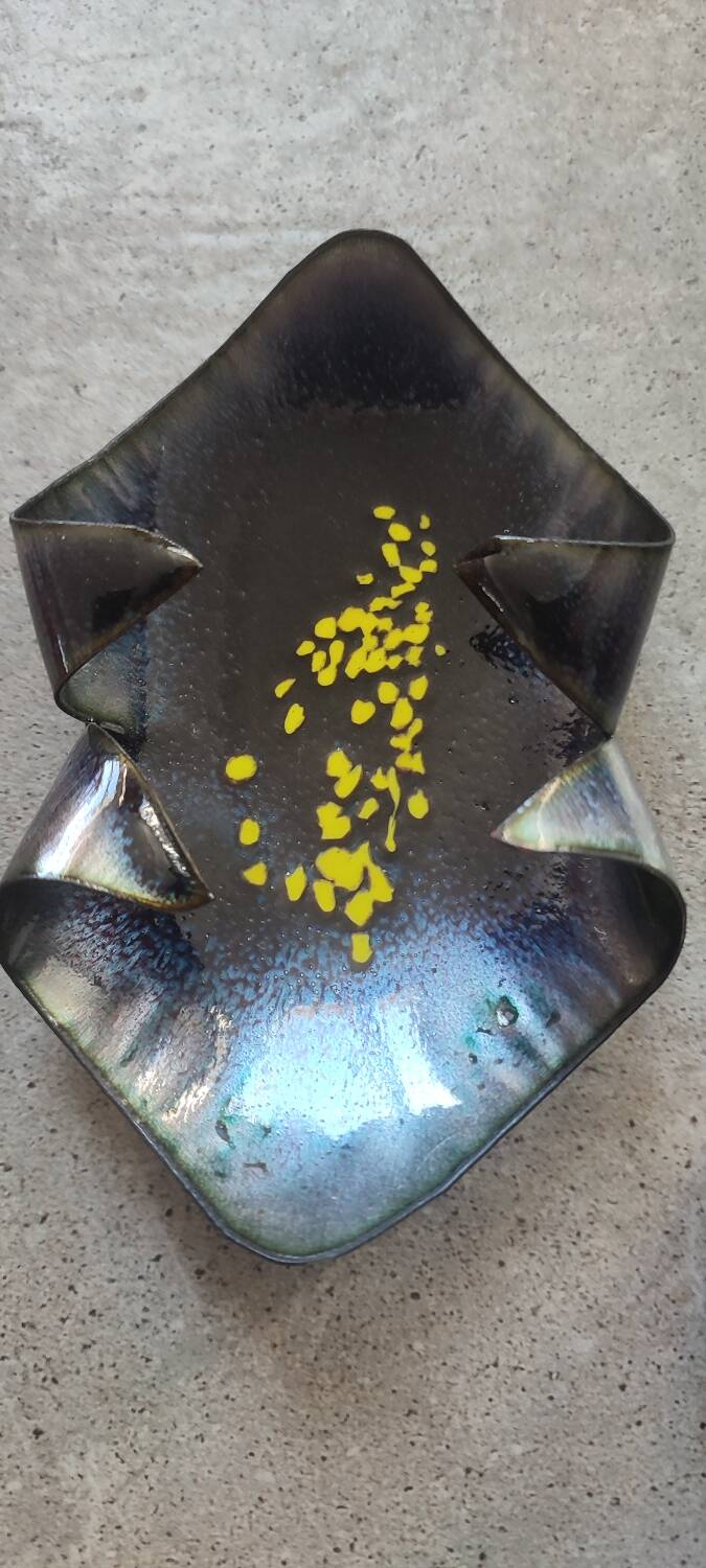 X5 pocket trays in enamelled metal, Italy, 1960s-70s.