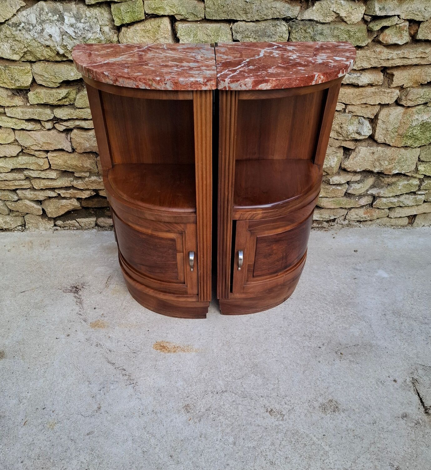 Corner bedside tables, in walnut