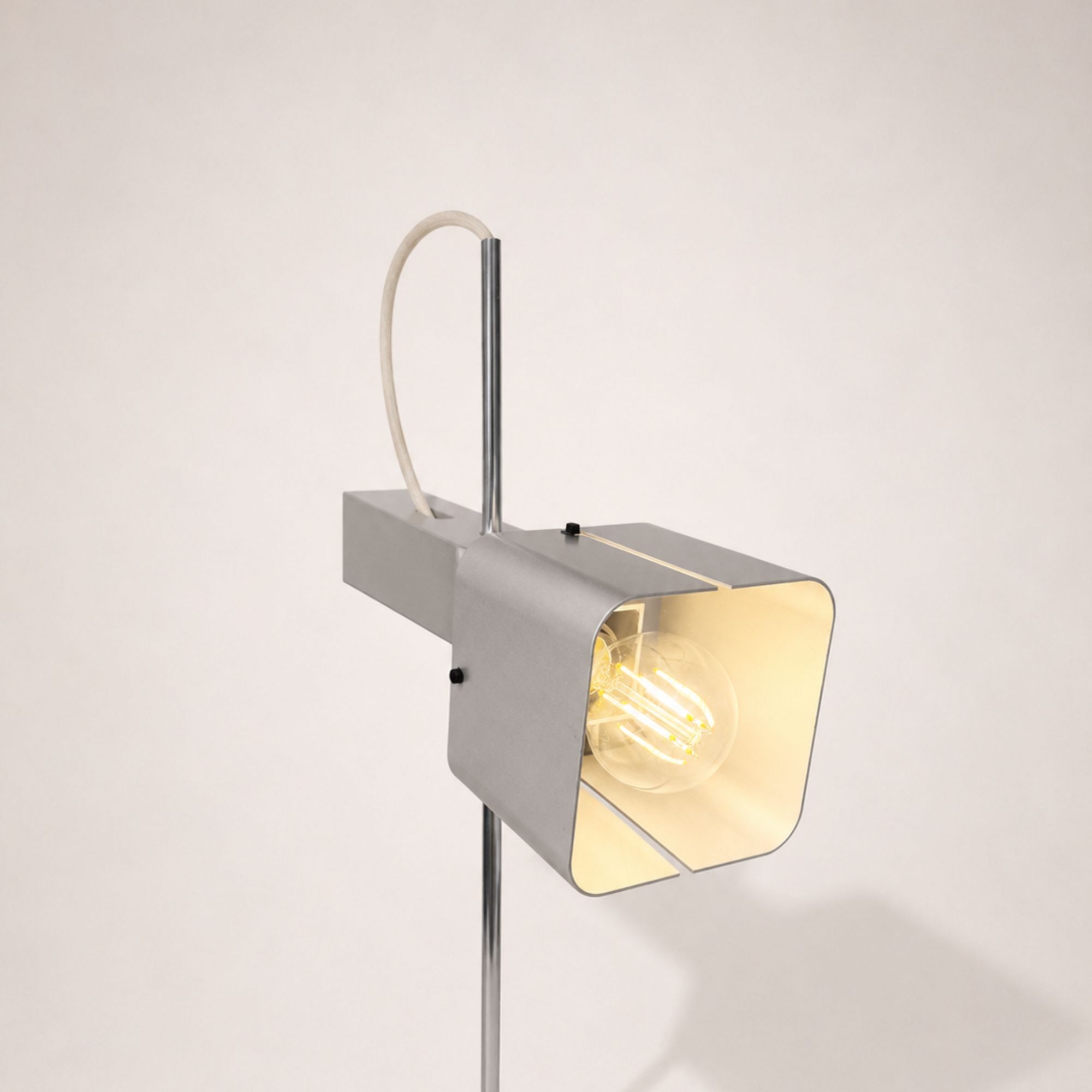 Lampe modèle F 219 par Étienne Fermigier
