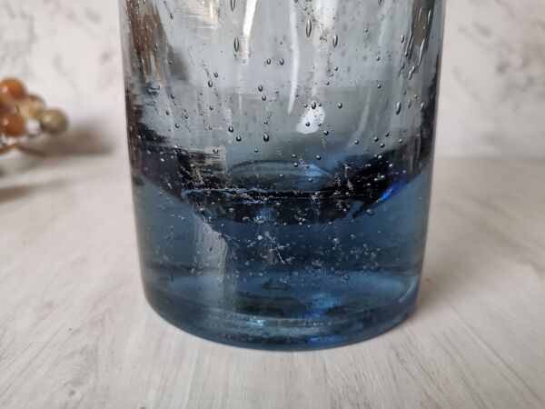 Vase en verre soufflé et bullé