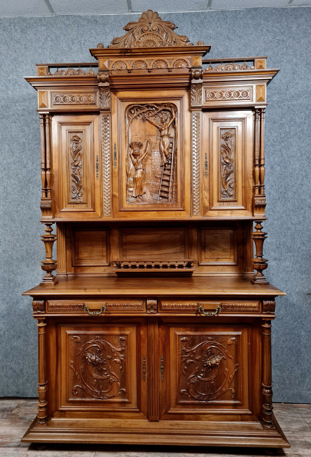Renaissance style sideboard in solid walnut around 1850
