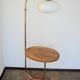 Une lampe sur pied avec une table d'appoint, années 1940.