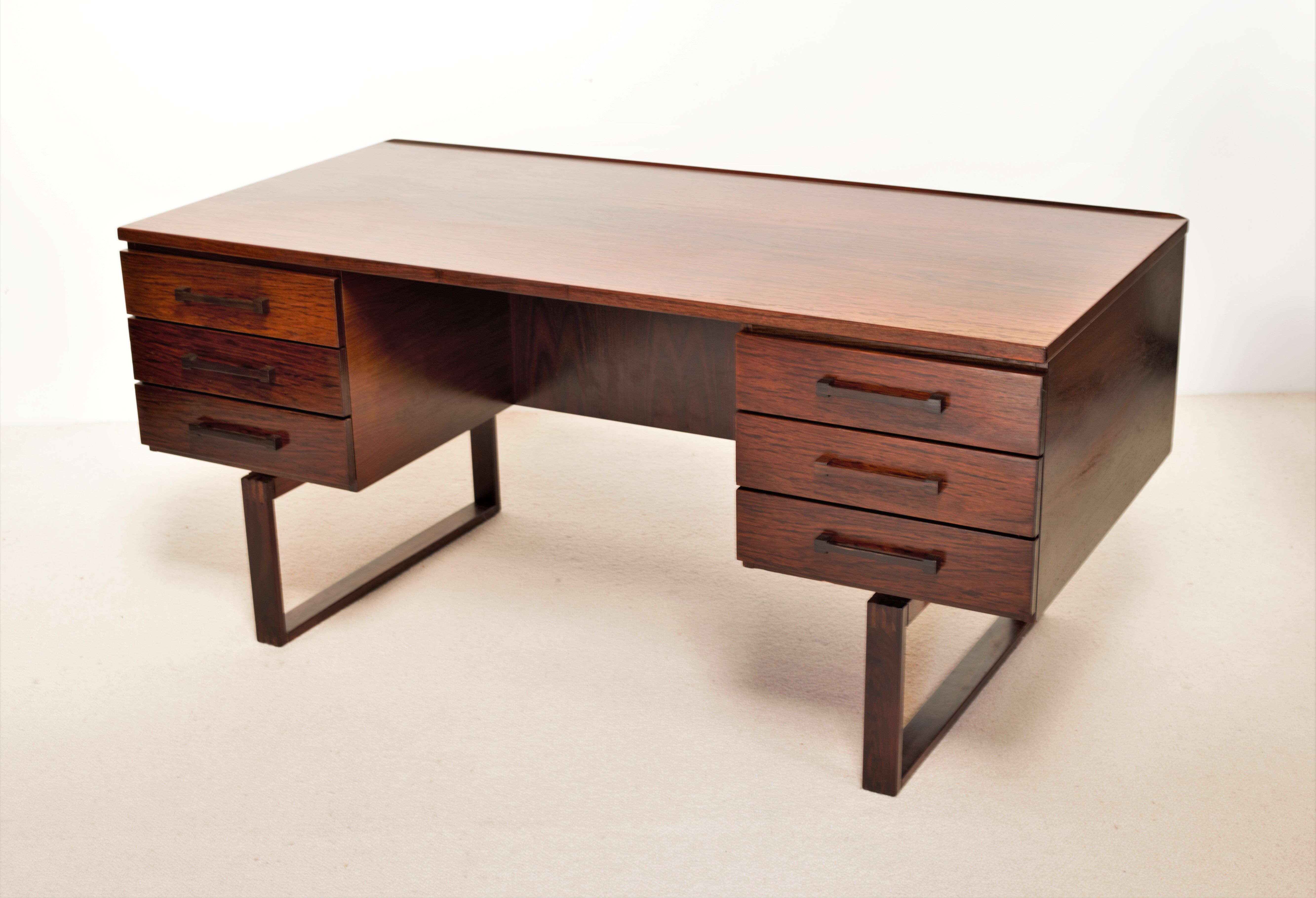 Henning Jensen desk
