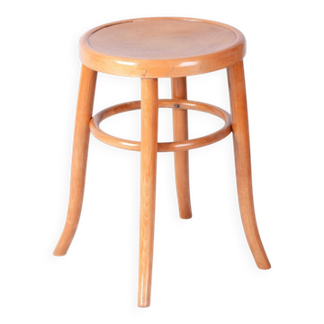 Tabouret du milieu du siècle en hêtre vendu et contreplaqué, tchèque, années 1950.