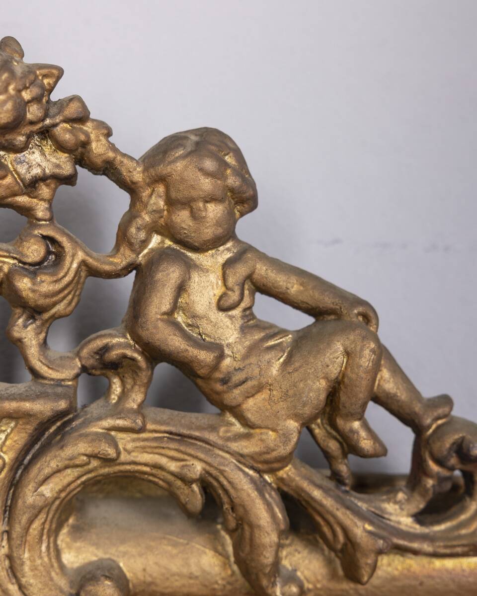 EARLY 20TH CENTURY GOLDEN WOODEN WALL MIRROR DECORATED IN BAROQUE STYLE