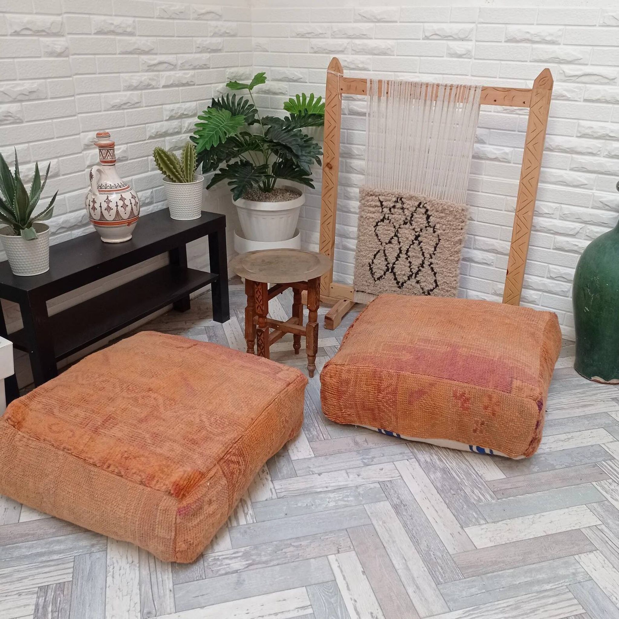 Handmade Berber pouf in wool 60 X 60 X 20 CM