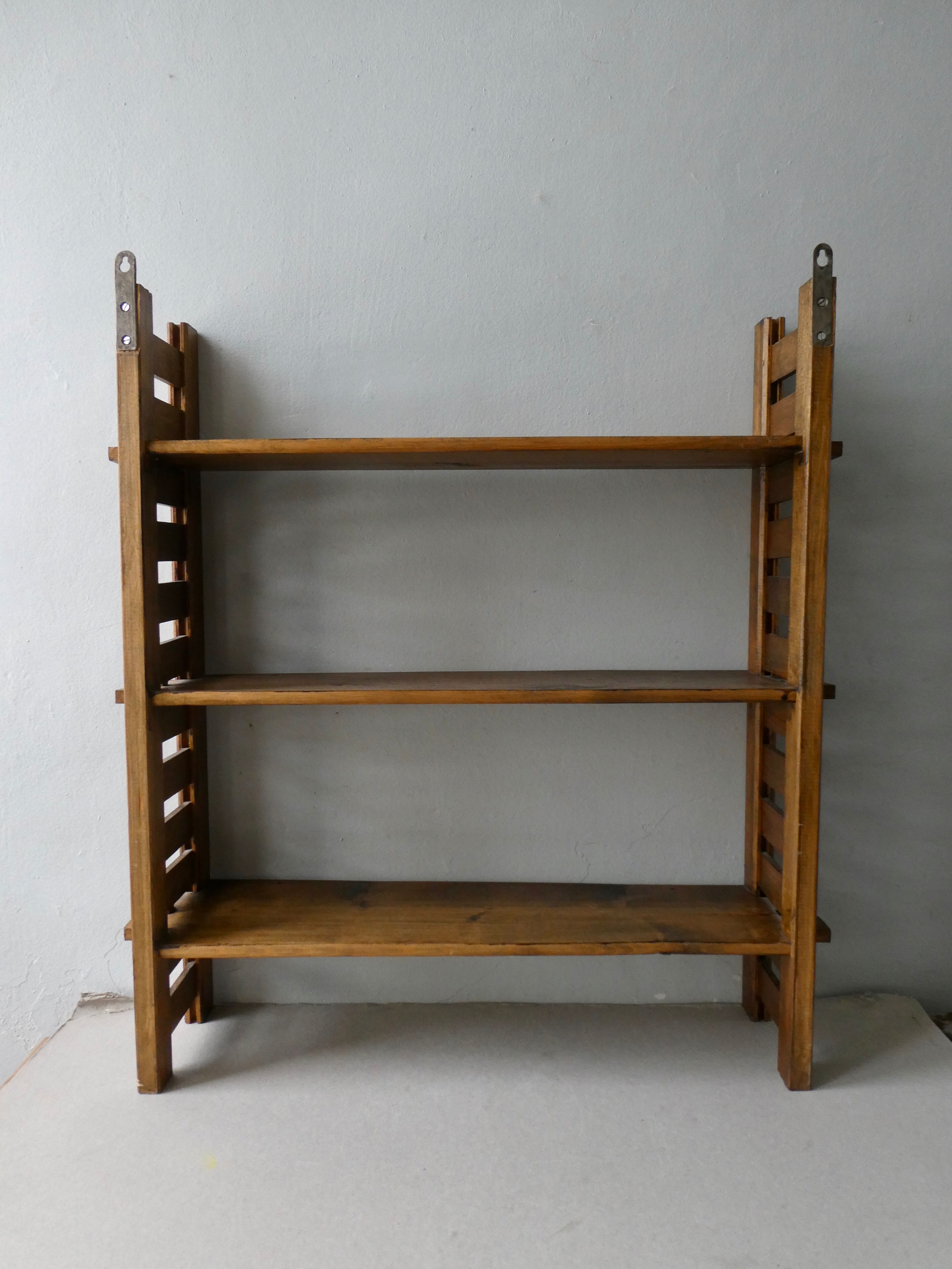 Wall or laying, pine