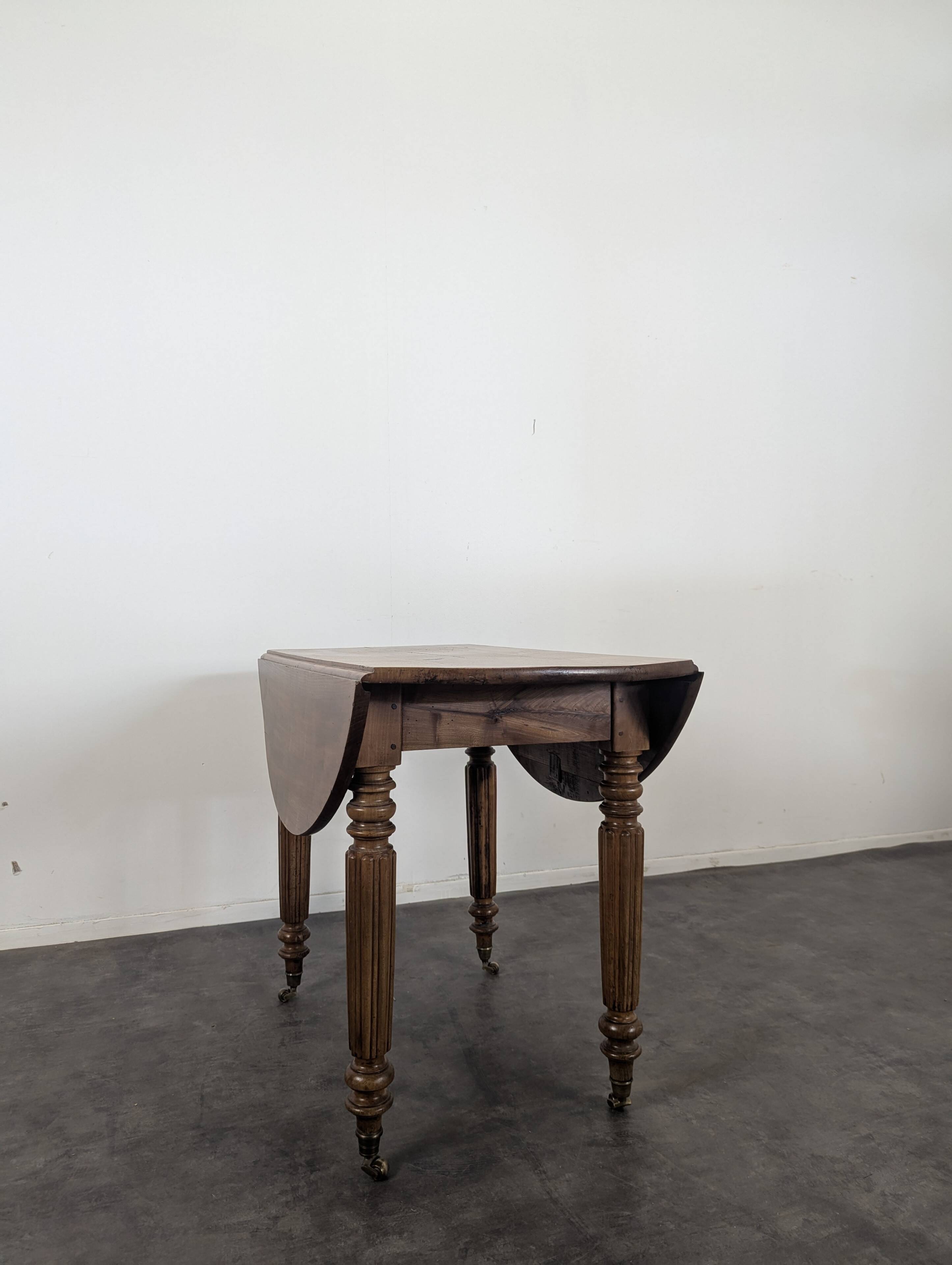 Table à volet en merisier