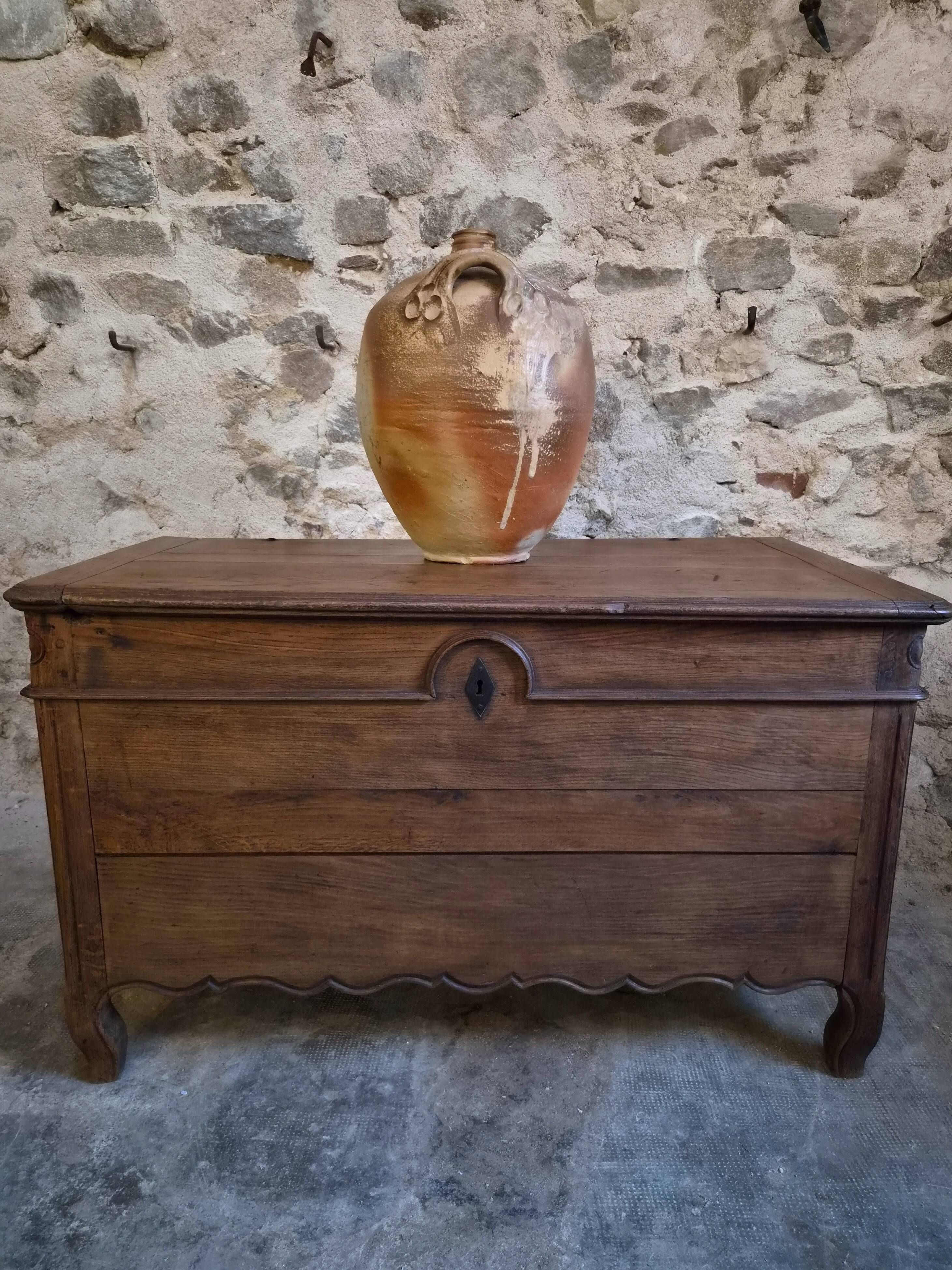 Antique marriage chest in oak / blanket chest – 18th century, Auvergne, France