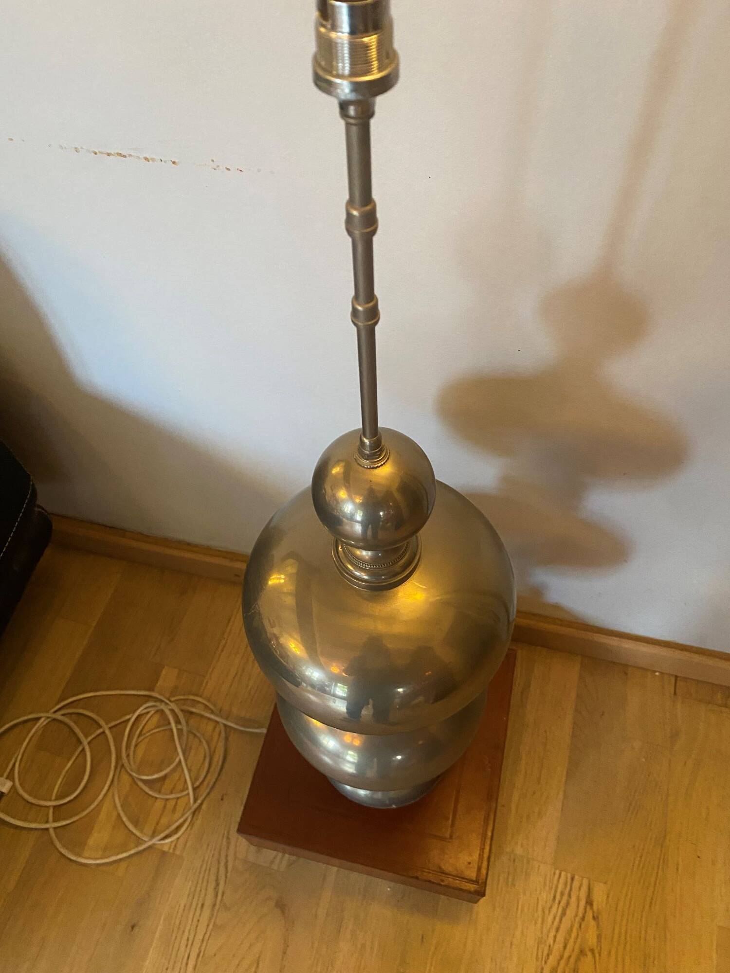 Large table lamp